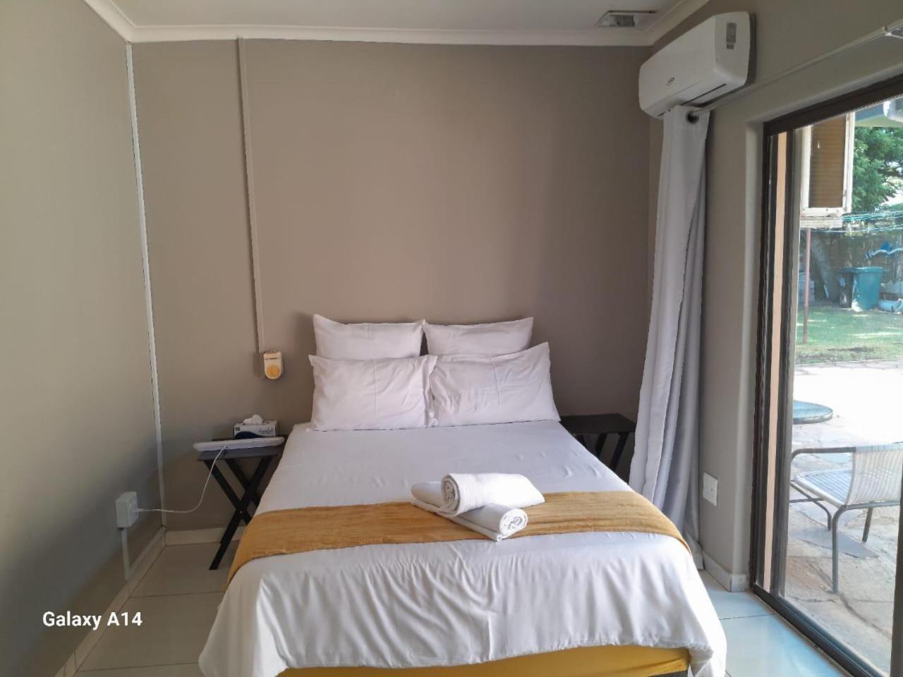Nqabanqaba Panzió Richards Bay Szoba fotó